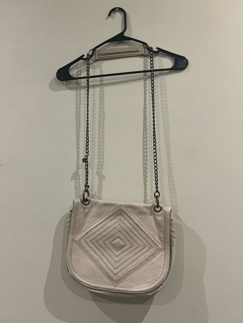 House of Harlow 1960 cream cross body bag